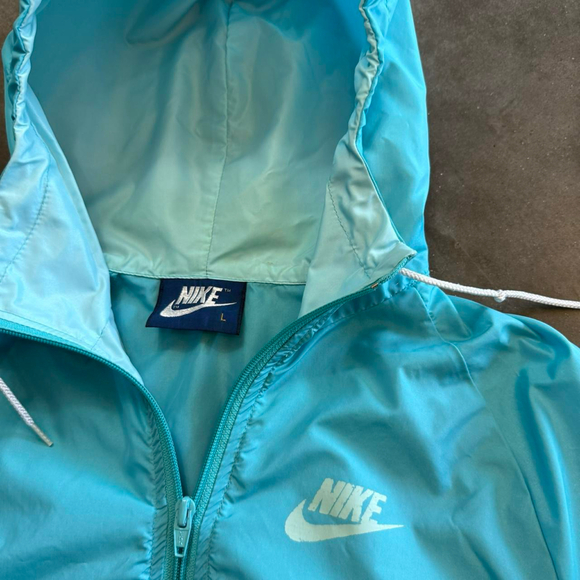 Vintage 80s Women’s Nike Windbreaker Jacket - Picture 3 of 7